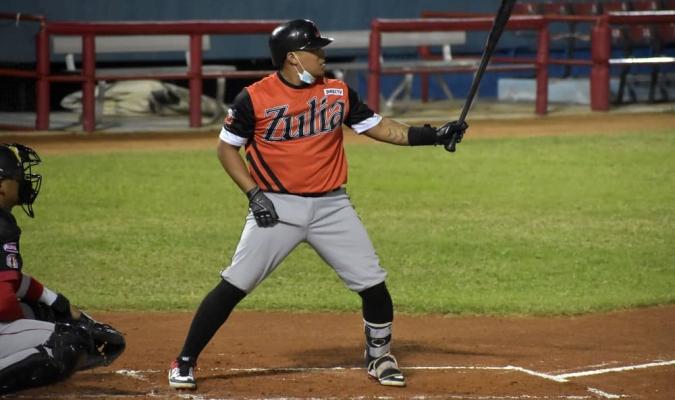 Águilas con la fuerza de Chaparro igualan ante Navegantes