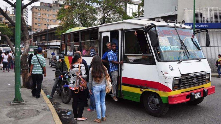 Con 40% de unidades operativas, transportistas piden pasaje mínimo entre 0,40 y 0,60 dólares