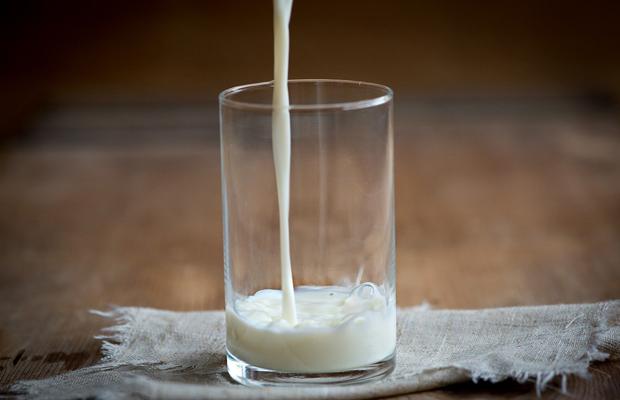 Consumo de leche se asocia a un mayor riesgo de cáncer de próstata