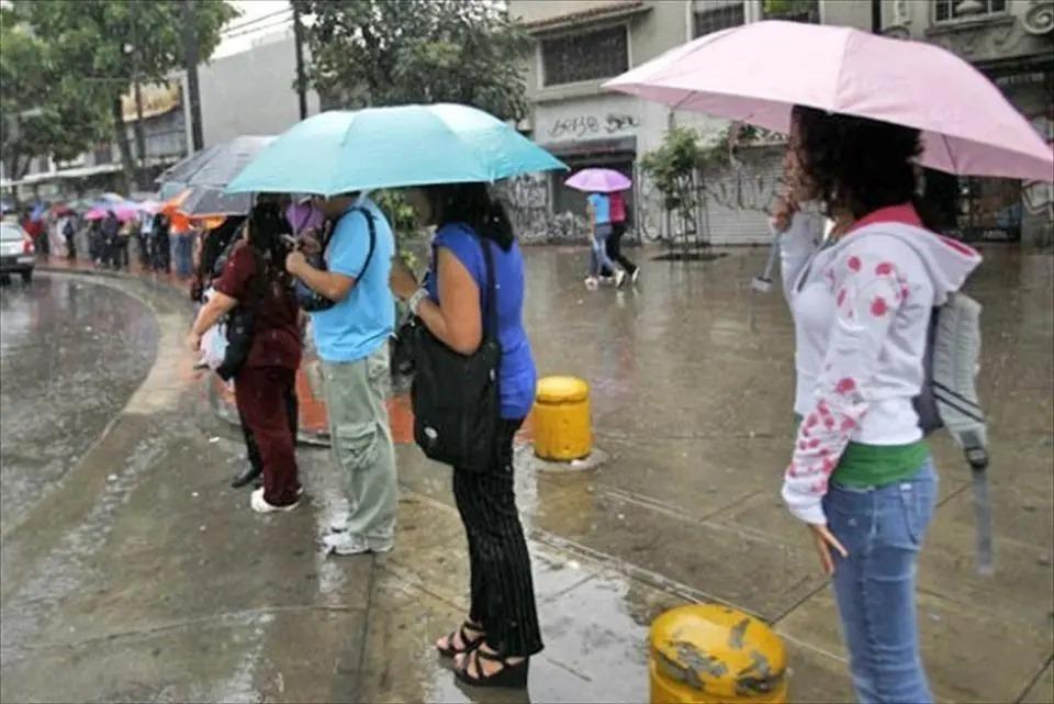 Continuarán lluvias con descargas eléctricas en gran parte de Venezuela