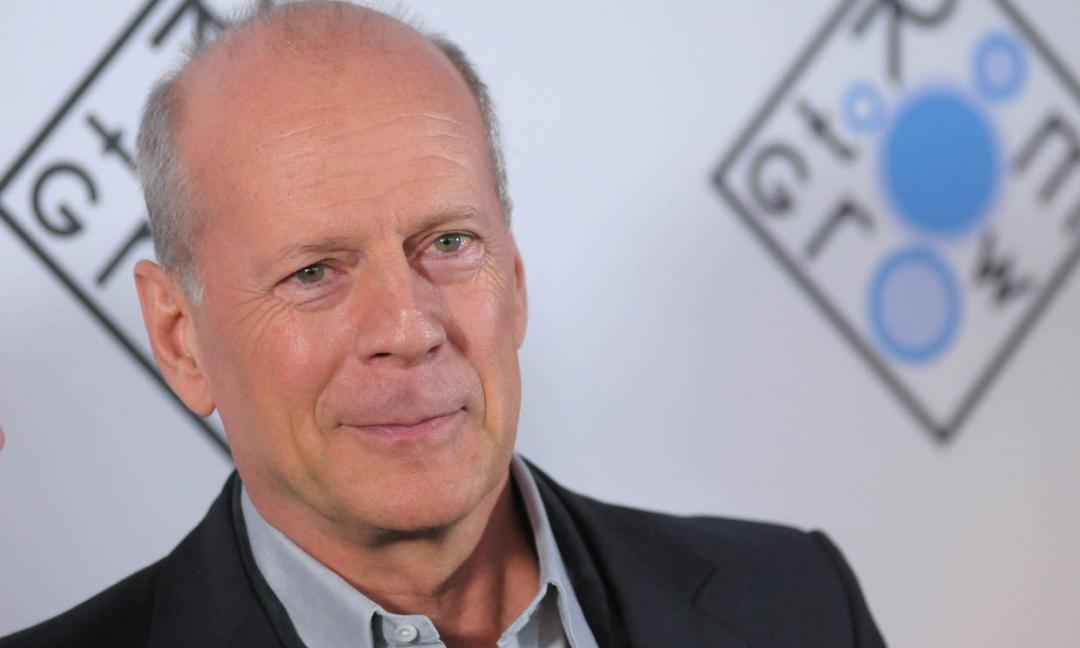 El actor Bruce Willis se retira de cine por un trastorno que afecta el habla