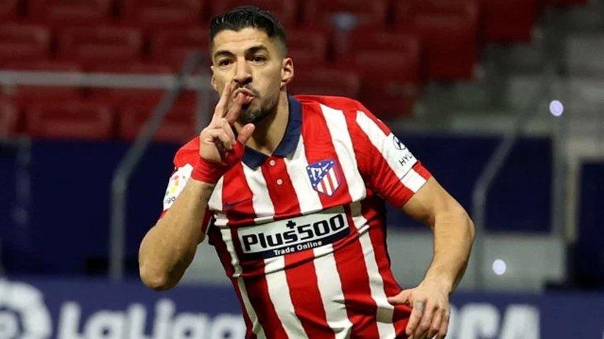 Entre lágrimas, Luis Suárez deja el Atlético de Madrid en un homenaje más emotivo que en Barcelona