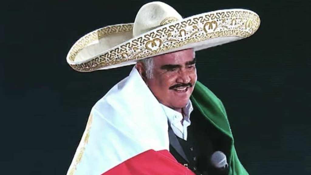 Fans dan último adiós a Vicente Fernández en su estrella de Hollywood