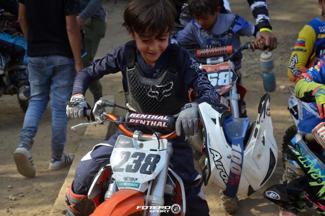 La tierra del cuatro recibe al Ángel del Motocross