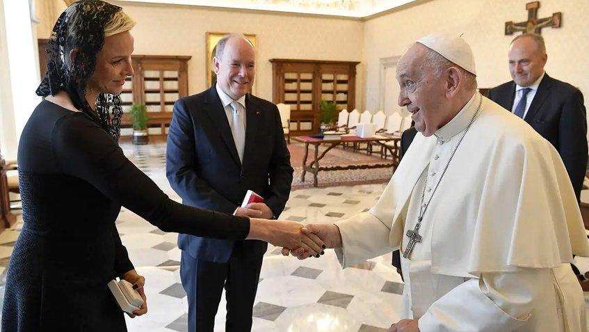 Papa Francisco recibió a Alberto y Charlene de Mónaco en el Vaticano