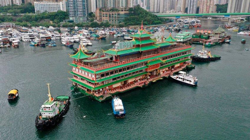 Restaurante flotante de Hong Kong se hunde días después de zarpar de la ciudad