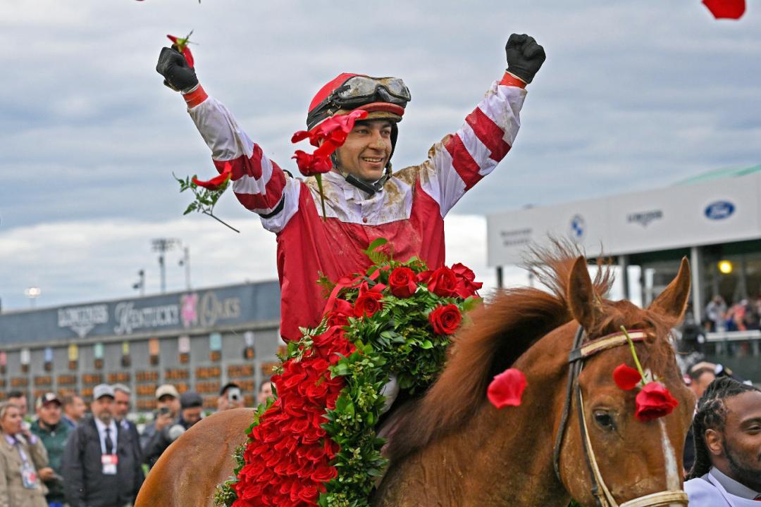 Sonny León con Rich Strike se llevó el Kentucky Derby