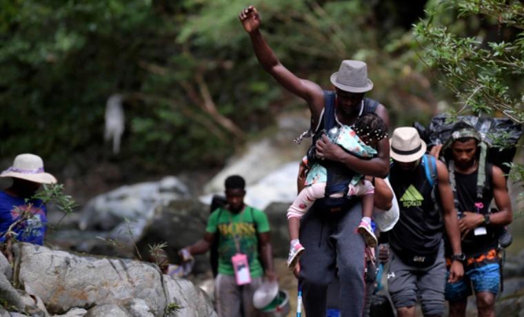 Tapón del Darién experto explica las causas que llevan a venezolanos a cruzar la selva