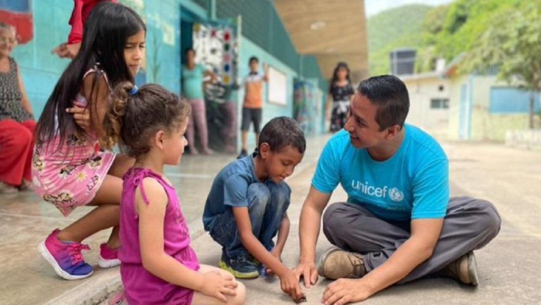 Unicef apoya la reapertura de escuelas afectadas por el deslave en Venezuela